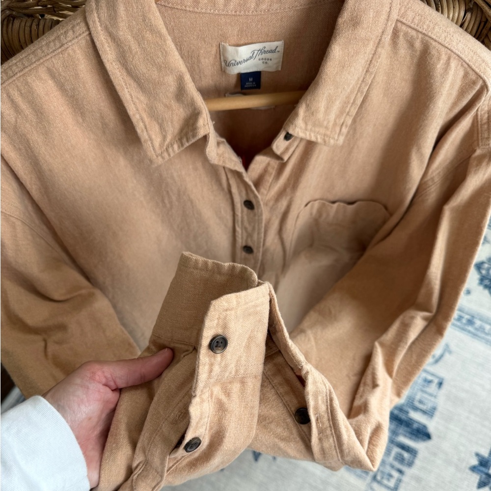 oversized universal thread button down - Picture 3 of 4